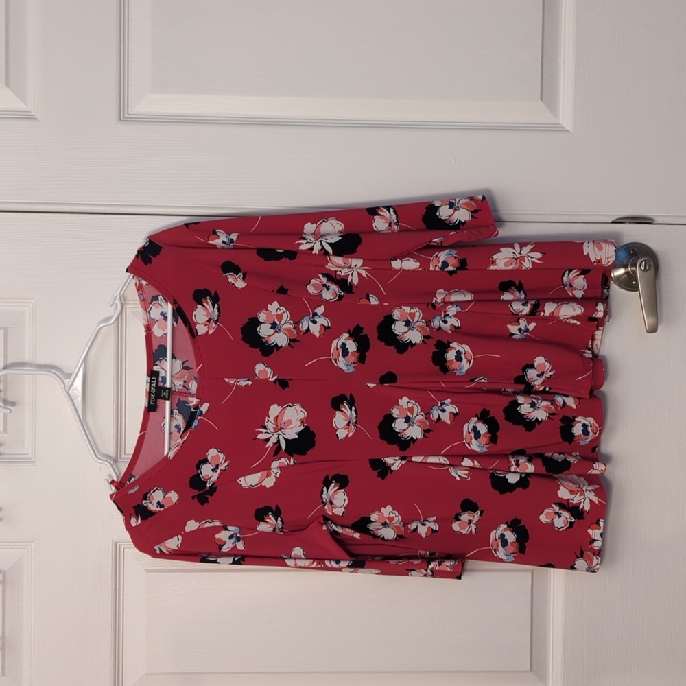 Roz and Ali brand floral top
